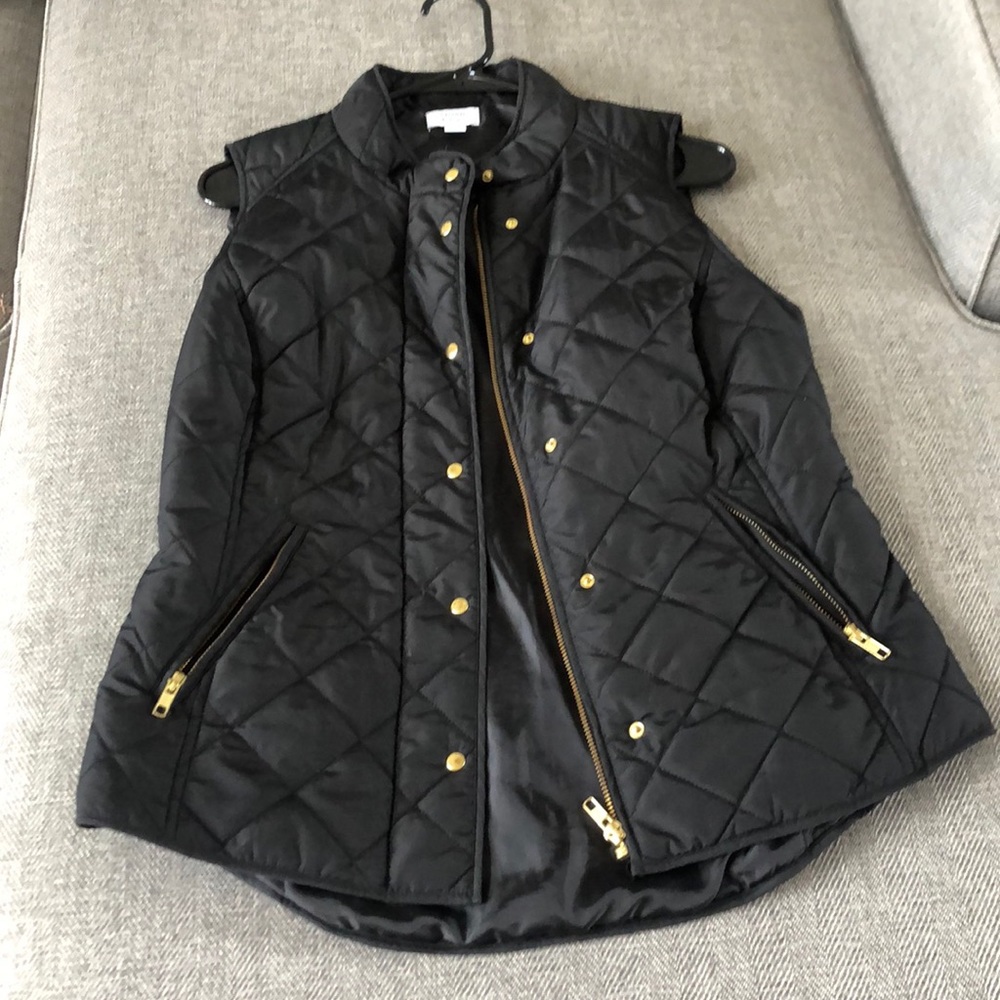 EUC Crown & Ivory Vest!!